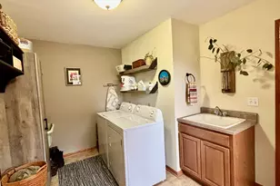 11370 Lindbergh Ln, Poplar Grove, IL 61065 - Photo 10