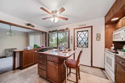 6534 Taylor Drive, Woodridge, IL 60517 - Photo 12
