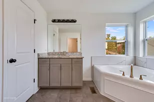 25919 W Ravine Woods Dr, Channahon, IL 60410 - Photo 12