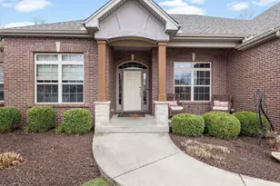 347 Windham Cir, Yorkville, IL 60560 - Photo 2