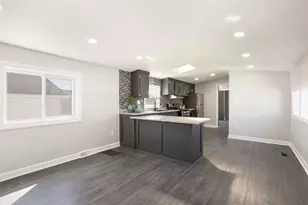 3515 Barb Ave, Park City, IL 60085 - Photo 4