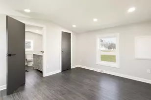 3515 Barb Ave, Park City, IL 60085 - Photo 10