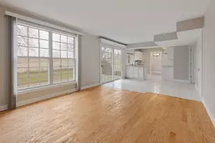 3245 Gresham Ln E, Aurora, IL 60504 - Photo 10