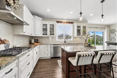 24111 S Blue Waters Drive, Manhattan, IL 60442 - Photo 6