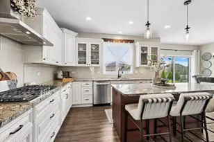 24111 S Blue Waters Dr, Manhattan, IL 60442 - Photo 6