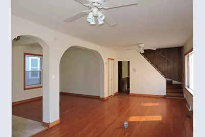 5653 W Leland Avenue, Chicago, IL 60630 - Photo 6