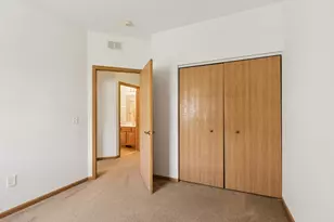 647 S Cadillac Cir, Romeoville, IL 60446 - Photo 28