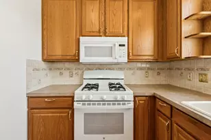 647 S Cadillac Cir, Romeoville, IL 60446 - Photo 14