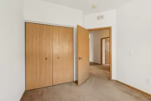 647 S Cadillac Cir, Romeoville, IL 60446 - Photo 26