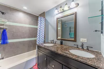 11 Cour Caravelle #11, Palos Hills, IL 60465 - Photo 10