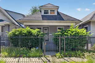 8106 S Burnham Ave, Chicago, IL 60617 - Photo 2