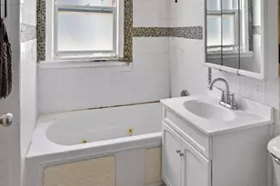 8106 S Burnham Ave, Chicago, IL 60617 - Photo 12