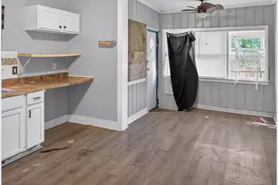 8106 S Burnham Avenue, Chicago, IL 60617 - Photo 10