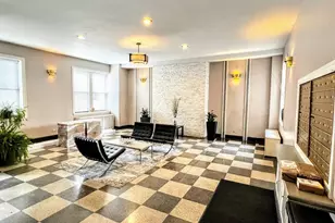 3933 N Clarendon Ave, Chicago, IL 60613 - Photo 2