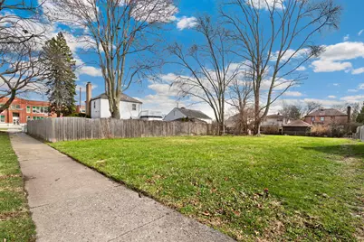 909 Highland Avenue, Waukegan, IL 60085 - Photo 2