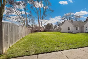 909 Highland Ave, Waukegan, IL 60085 - Photo 1