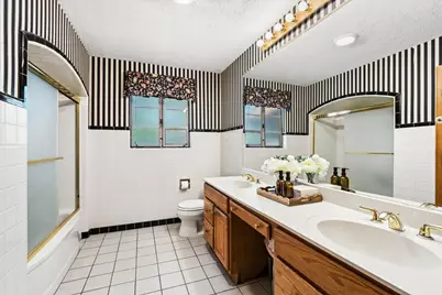 667 N Lake Street, Grayslake, IL 60030 - Photo 10