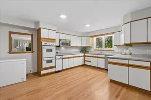 667 N Lake St, Grayslake, IL 60030 - Photo 8