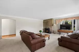 667 N Lake St, Grayslake, IL 60030 - Photo 6
