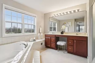 2415 Wembley Ct, Gurnee, IL 60031 - Photo 32