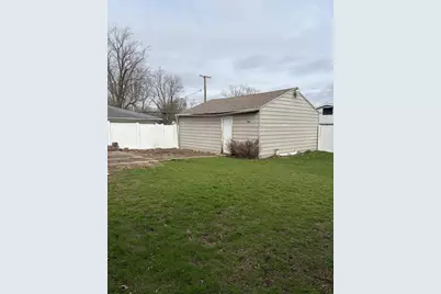905 E North Street, Pontiac, IL 61764 - Photo 12