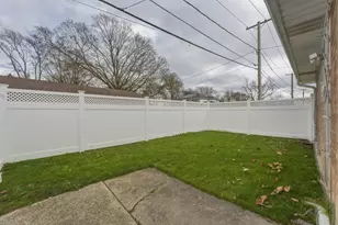 8901 Moody Ave, Morton Grove, IL 60053 - Photo 28