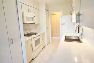 3700 Capri Ct, Glenview, IL 60025 - Photo 8