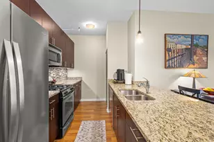 437 W Division St, Chicago, IL 60610 - Photo 4