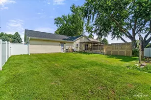 476 Lasalle Dr, Lake Holiday, IL 60552 - Photo 16