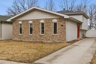 2736 E Goodrich Ave E, Burnham, IL 60633 - Photo 1