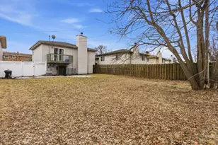 2736 E Goodrich Ave E, Burnham, IL 60633 - Photo 20