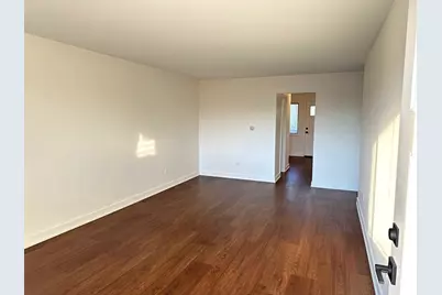 222 S Tryon Street #6, Woodstock, IL 60098 - Photo 8