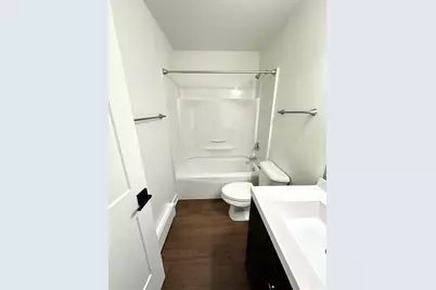 222 S Tryon Street #6, Woodstock, IL 60098 - Photo 12