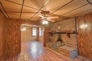 310 N 1st St, Fairbury, IL 61739 - Photo 10