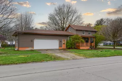310 N 1st Street, Fairbury, IL 61739 - Photo 1