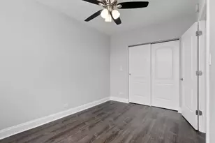 1521 W Sherwin Ave, Chicago, IL 60626 - Photo 8