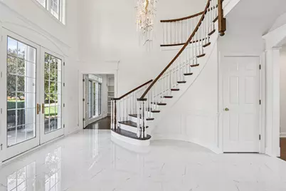 6605 Oakwood Manor Drive, Crystal Lake, IL 60012 - Photo 8