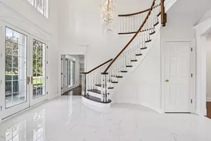 6605 Oakwood Manor Dr, Crystal Lake, IL 60012 - Photo 8