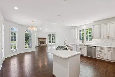 6605 Oakwood Manor Drive, Crystal Lake, IL 60012 - Photo 16