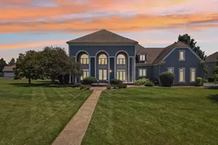 6605 Oakwood Manor Dr, Crystal Lake, IL 60012 - Photo 1