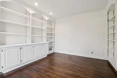 6605 Oakwood Manor Drive, Crystal Lake, IL 60012 - Photo 20