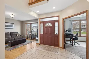 611 Prairie View Ln, Hinckley, IL 60520 - Photo 4