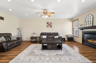 611 Prairie View Ln, Hinckley, IL 60520 - Photo 14