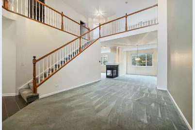 2556 Camberley Circle #2-813, Westchester, IL 60154 - Photo 12