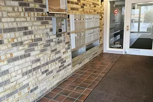 922 Old Willow Rd, Prospect Heights, IL 60070 - Photo 4