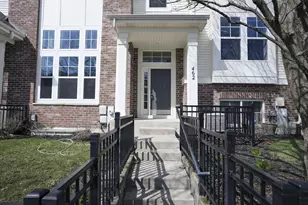 462 Grosvenor Ln, Aurora, IL 60504 - Photo 1