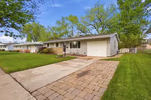 18847 Greenbay Ave, Lansing, IL 60438 - Photo 2