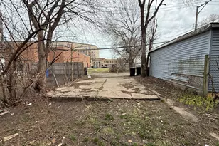 7919 S Escanaba Ave, Chicago, IL 60617 - Photo 12