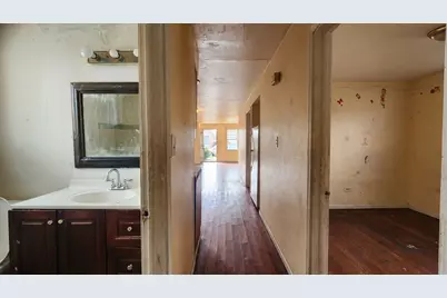 9061 S Parnell Avenue, Chicago, IL 60620 - Photo 16