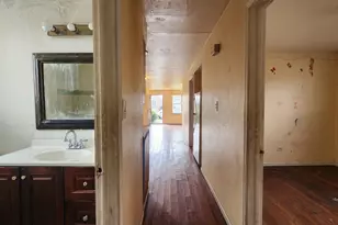 9061 S Parnell Ave, Chicago, IL 60620 - Photo 16
